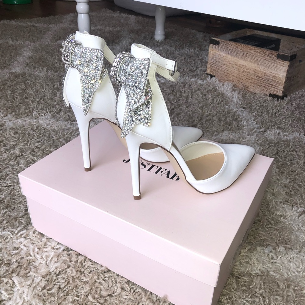 NWT Just Fab Sparkle Bow Heels